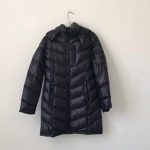 Black Andrew Marc packable lightweight premium down winter coat. Size XS